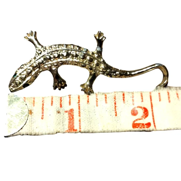 BOGO: Vintage Silver Lizard Pendant with Emerald Green Eyes - Picture 4 of 5
